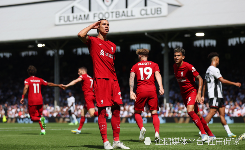 有惊无险，小麦和孔蒂所乘飞机警告灯误报导致飞机迫降