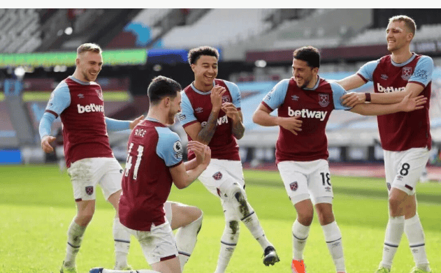 詹姆斯生涯常规赛1015胜升至NBA历史第二，仅次于贾巴尔