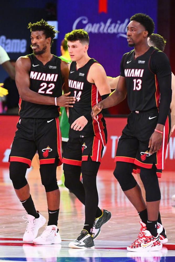 网红们逐渐 网红们逐渐